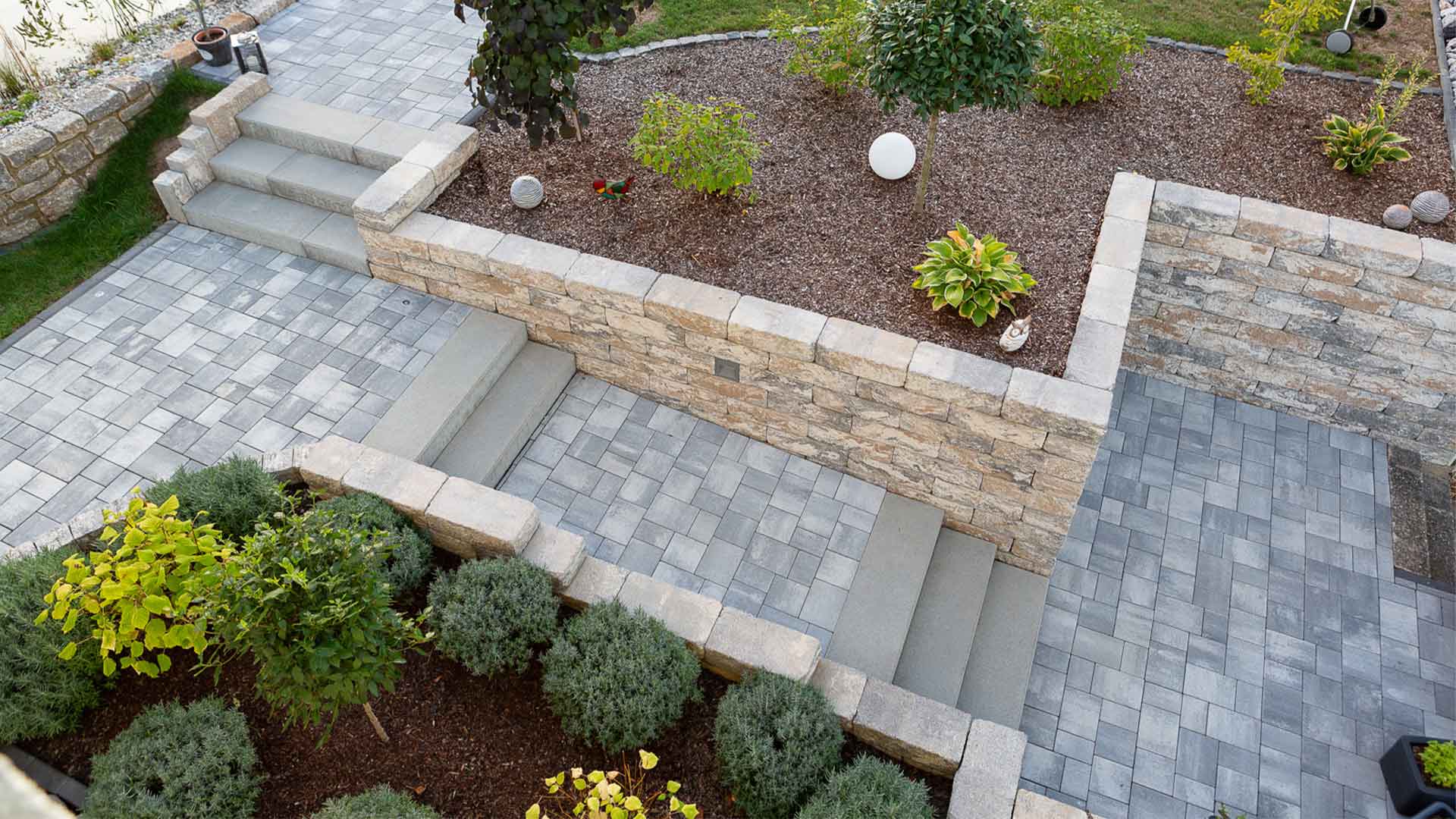 Renaturierter Flusslauf sowie Begrünung