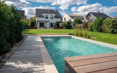 Gartengestaltung und Gartenbau Einfamilienhaus mit Pool bei Augsburg