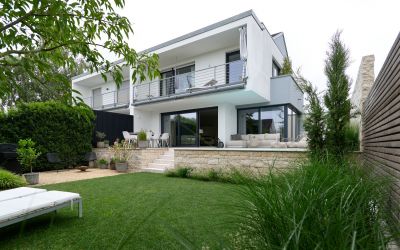 Gartenbau Augsburg – naturnahe Anlage im Privatgarten