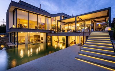 Moderne Gartengestaltung und Gartenbau für repräsentative Villa mit großem Pool in Augsburg